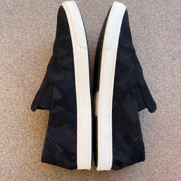 OluKai Pehuea Pa'I Camo Sneaker Women 11 Black On Black Convertible Lava Rock - Picture 9 of 10